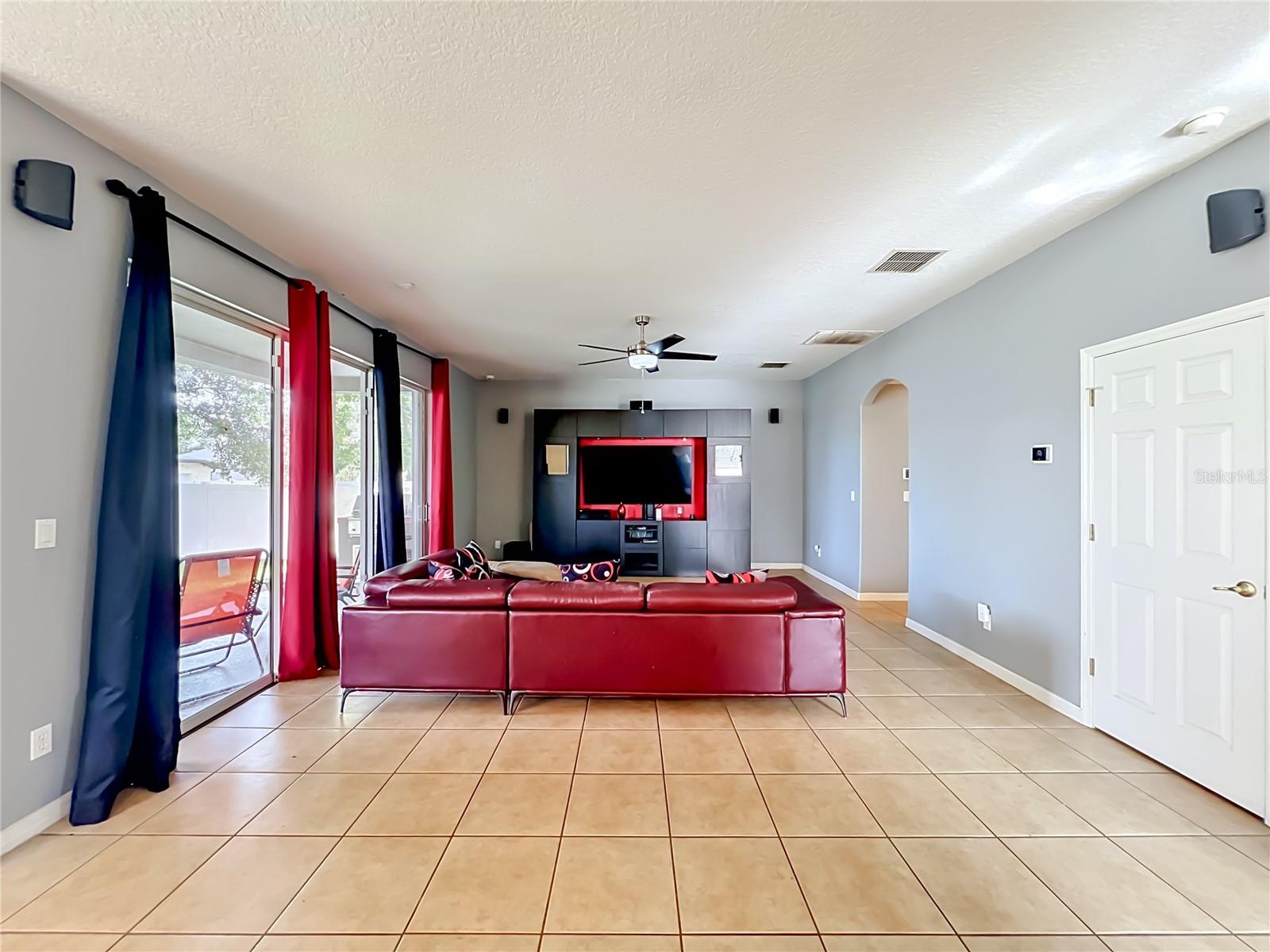 OVERLOOK AT LAKE LOUISA PH 01 - Residential