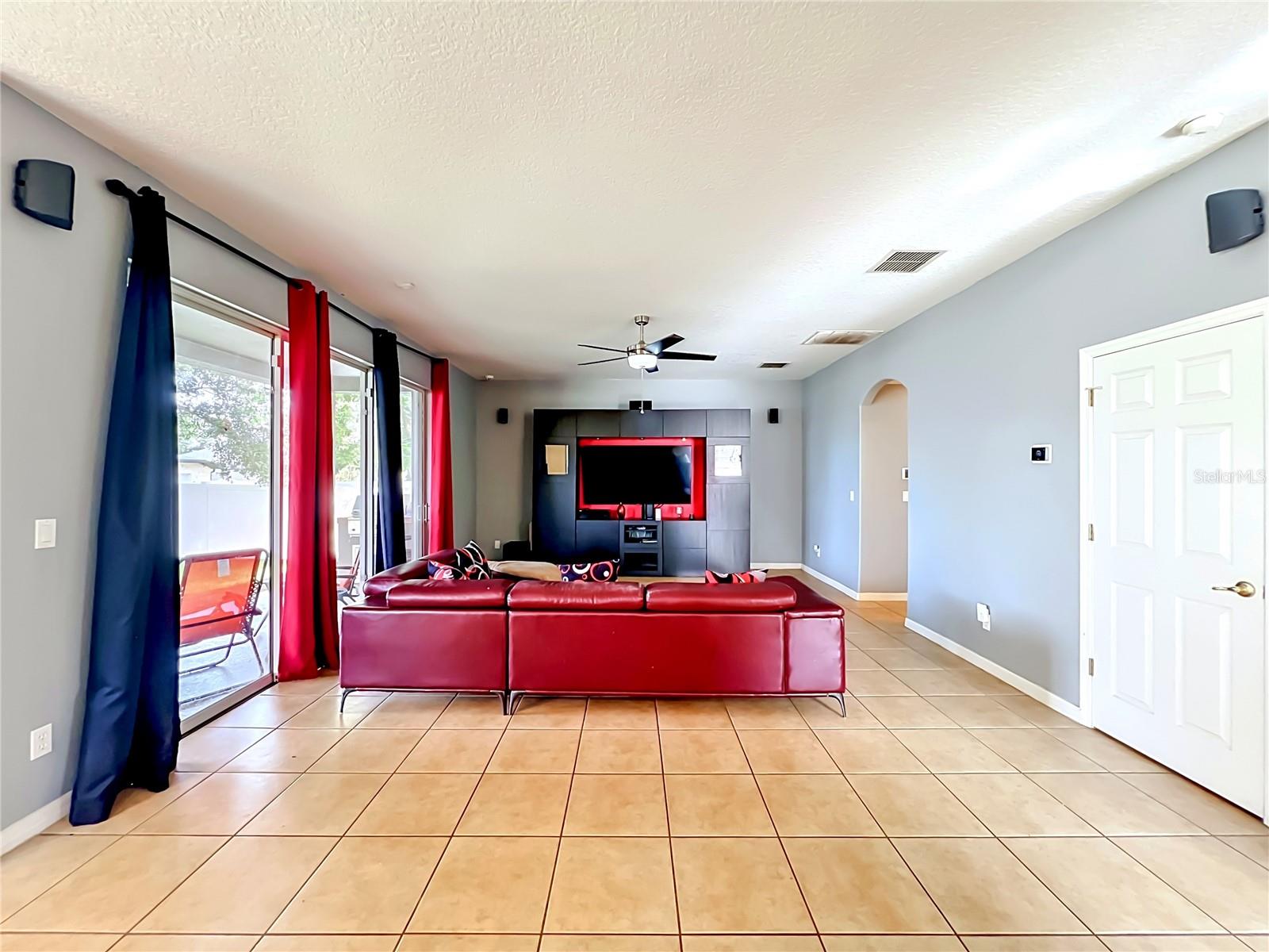 OVERLOOK AT LAKE LOUISA PH 01 - Residential