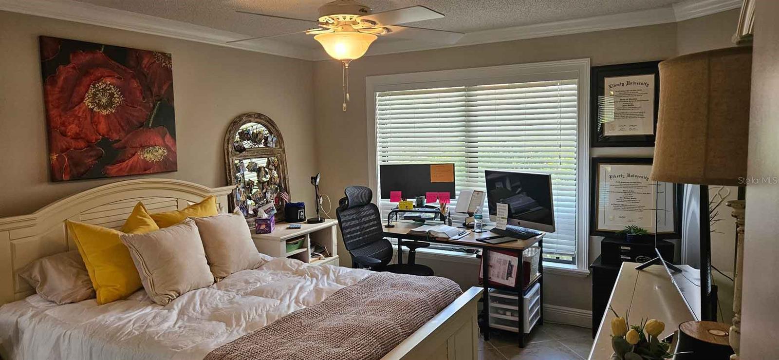 LAKESHORE VILLAGE - Residential