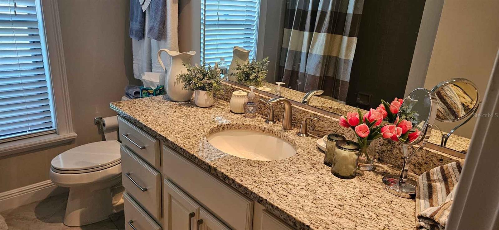 LAKESHORE VILLAGE - Residential