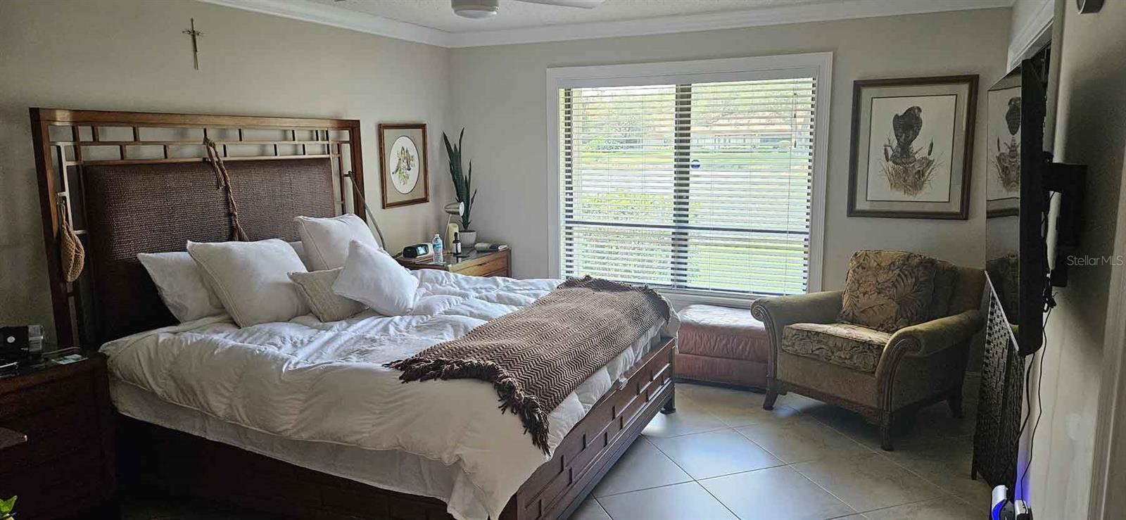 LAKESHORE VILLAGE - Residential