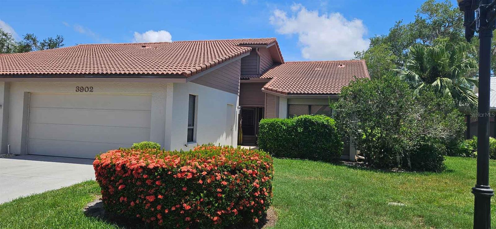 LAKESHORE VILLAGE - Residential