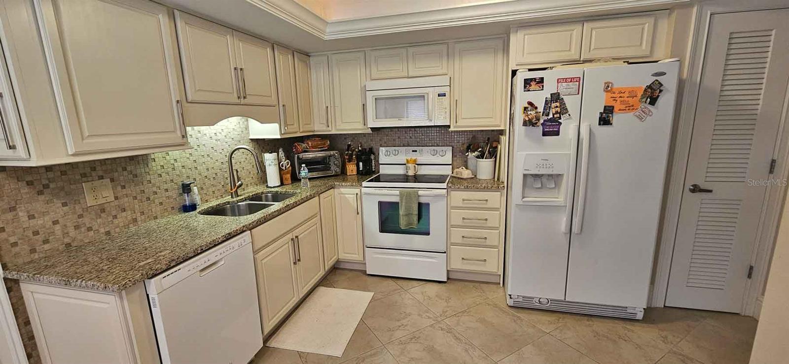 LAKESHORE VILLAGE - Residential