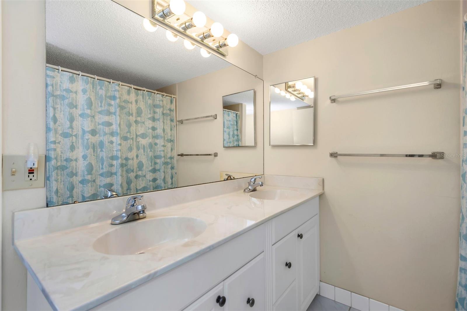 MADEIRA TOWERS CONDO - Residential