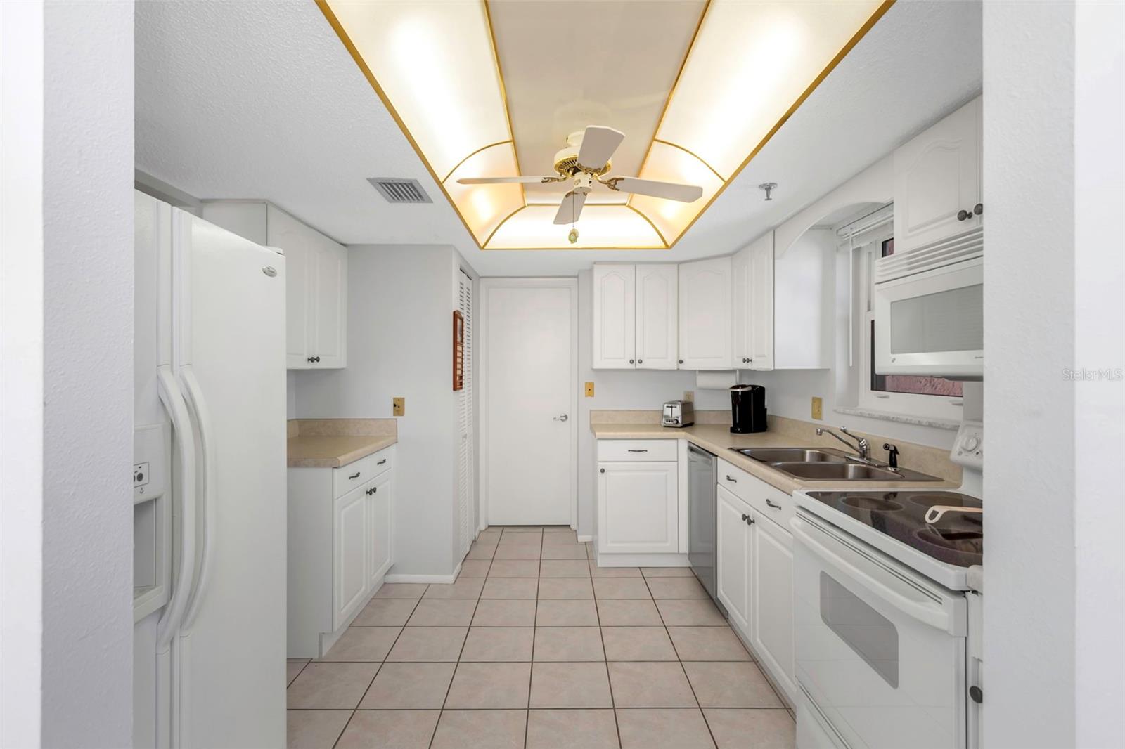 MADEIRA TOWERS CONDO - Residential