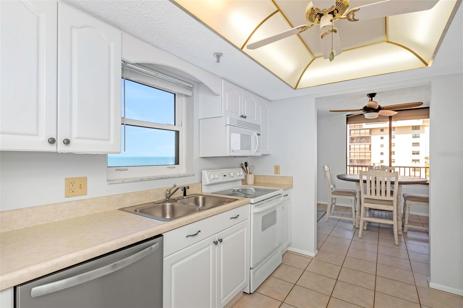 MADEIRA TOWERS CONDO - Residential