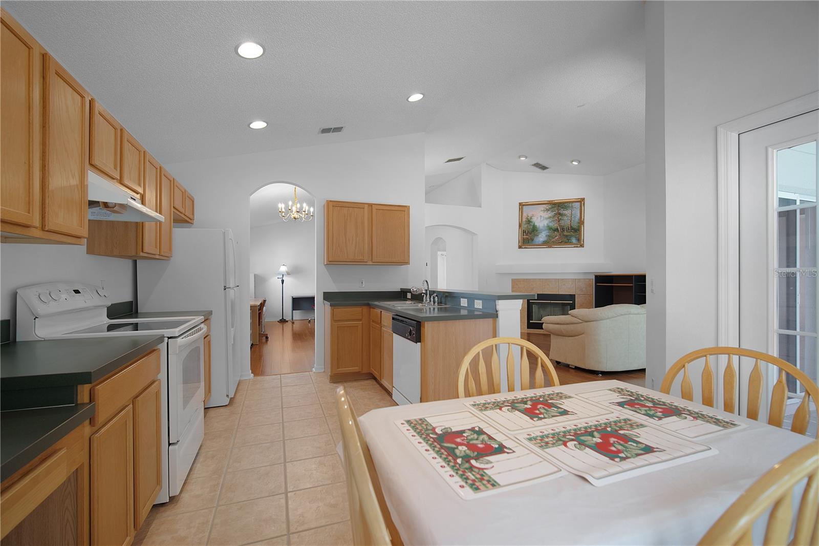 LOST LAKE ESTATES - Residential
