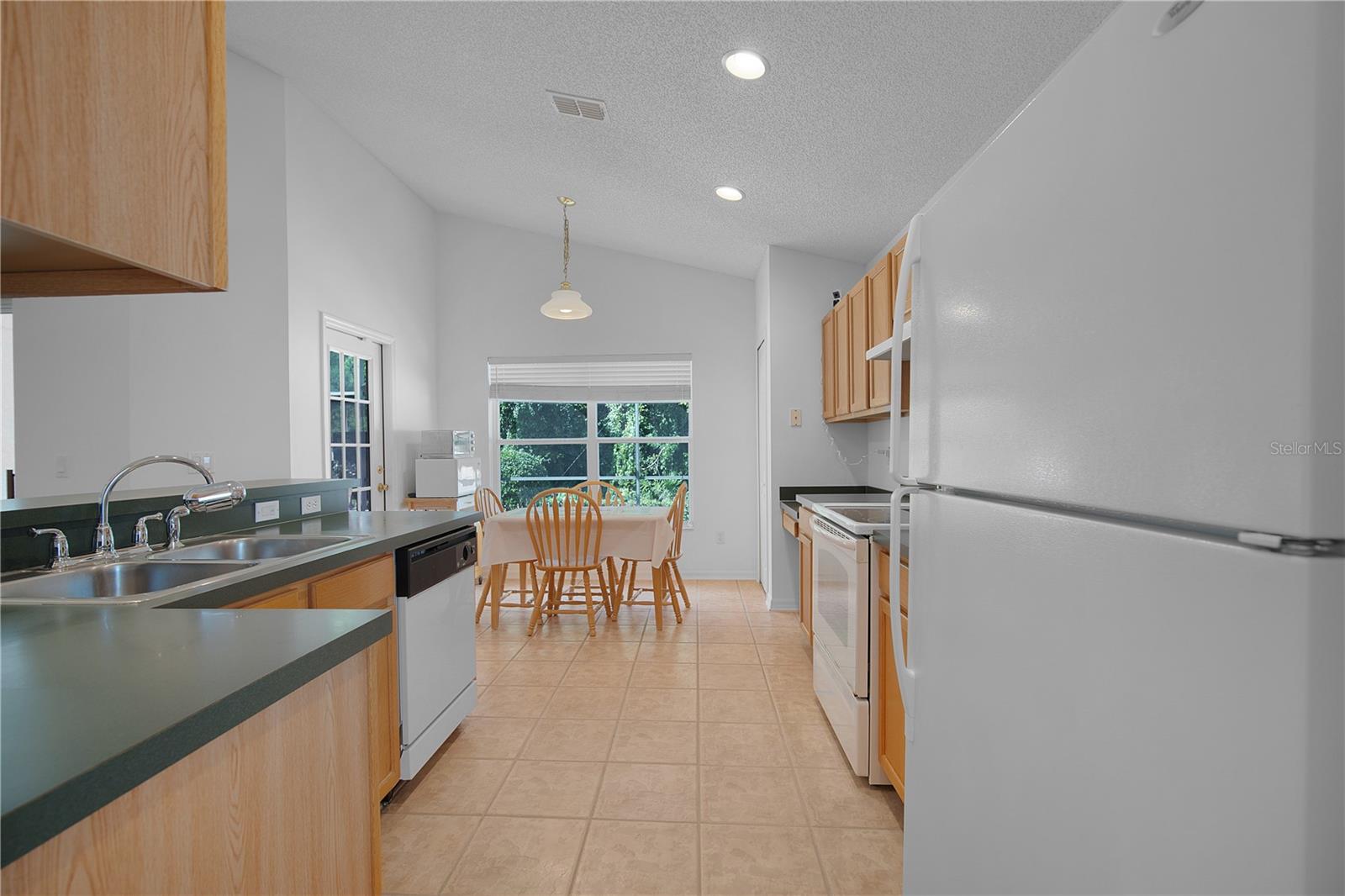 LOST LAKE ESTATES - Residential