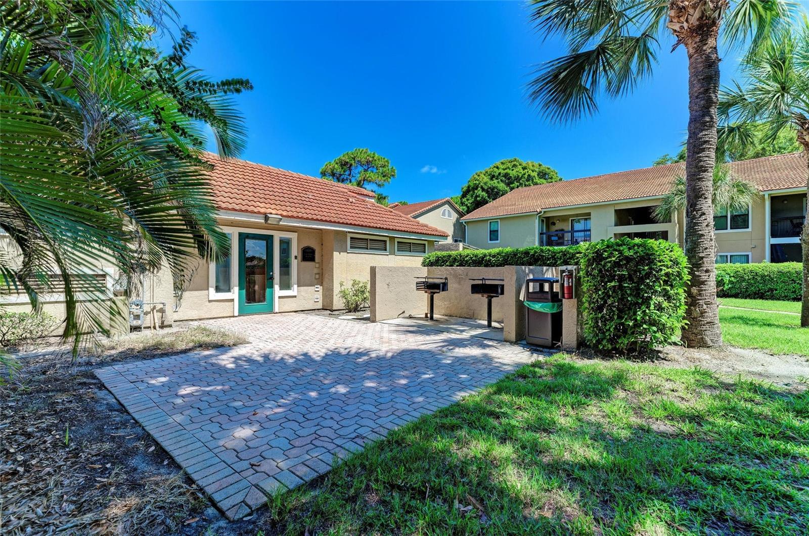 VINTAGE GRAND - Residential