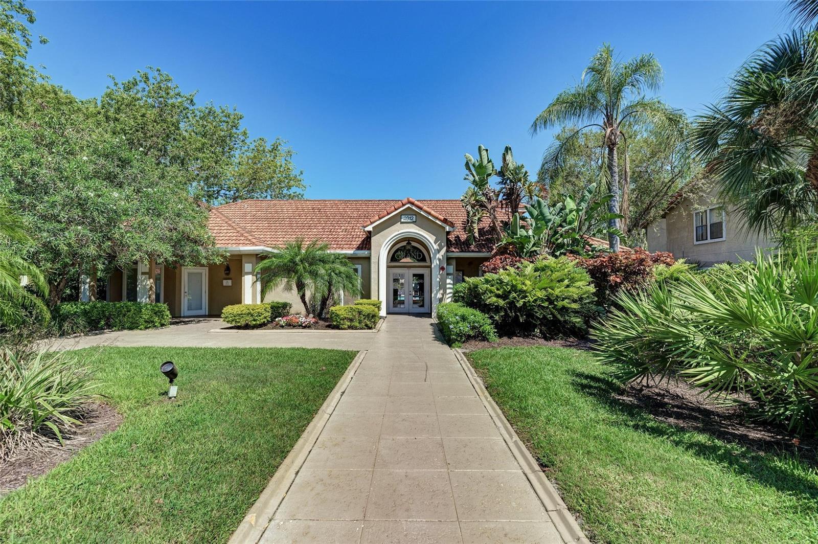 VINTAGE GRAND - Residential