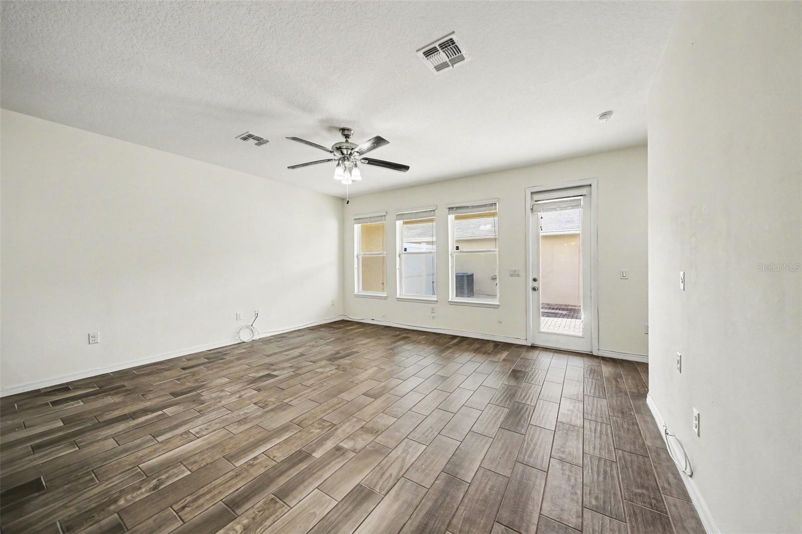 SUMMERLAKE PD PH 2C-2E - Residential Lease