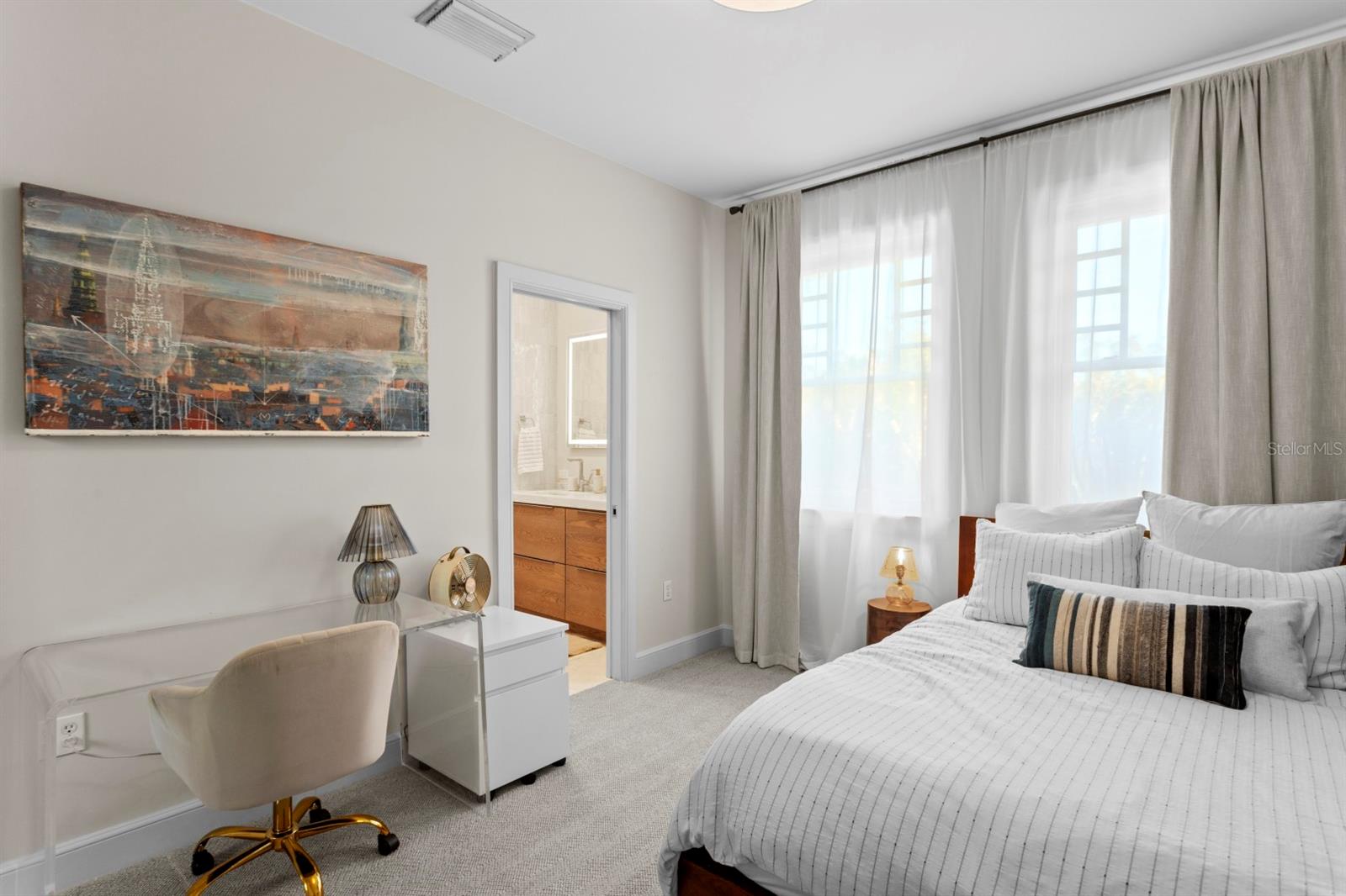 H J WATROUS ADDITION TO WEST HYDE PARK SUB LOT 17 - Residential Lease