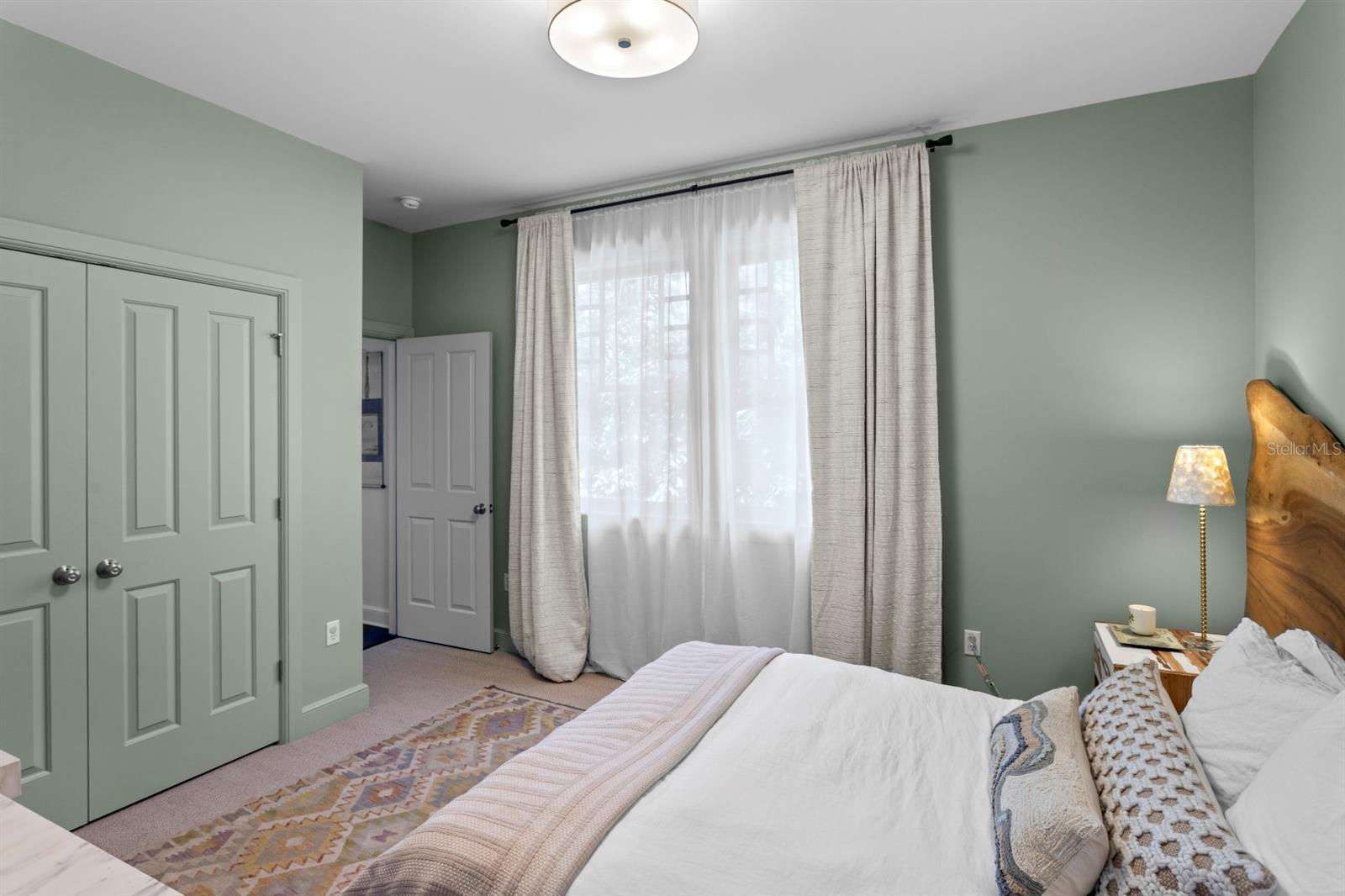 H J WATROUS ADDITION TO WEST HYDE PARK SUB LOT 17 - Residential Lease