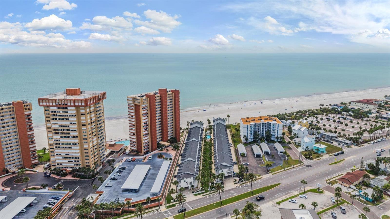 SUNSET REEF - Residential