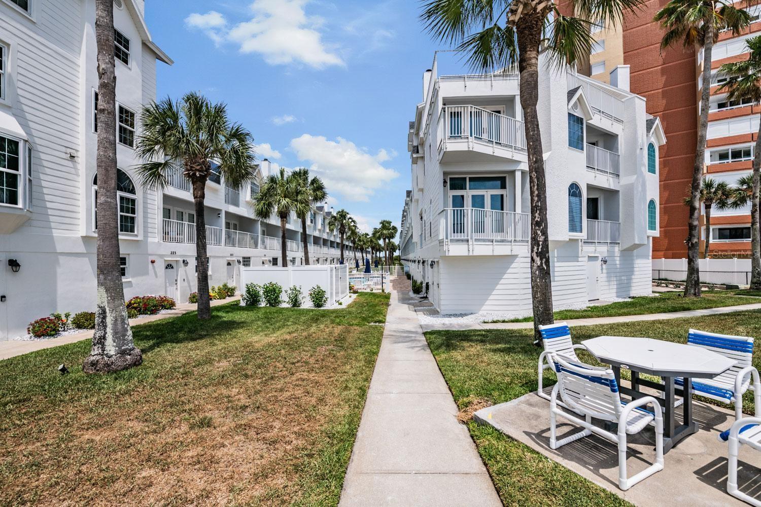 SUNSET REEF - Residential