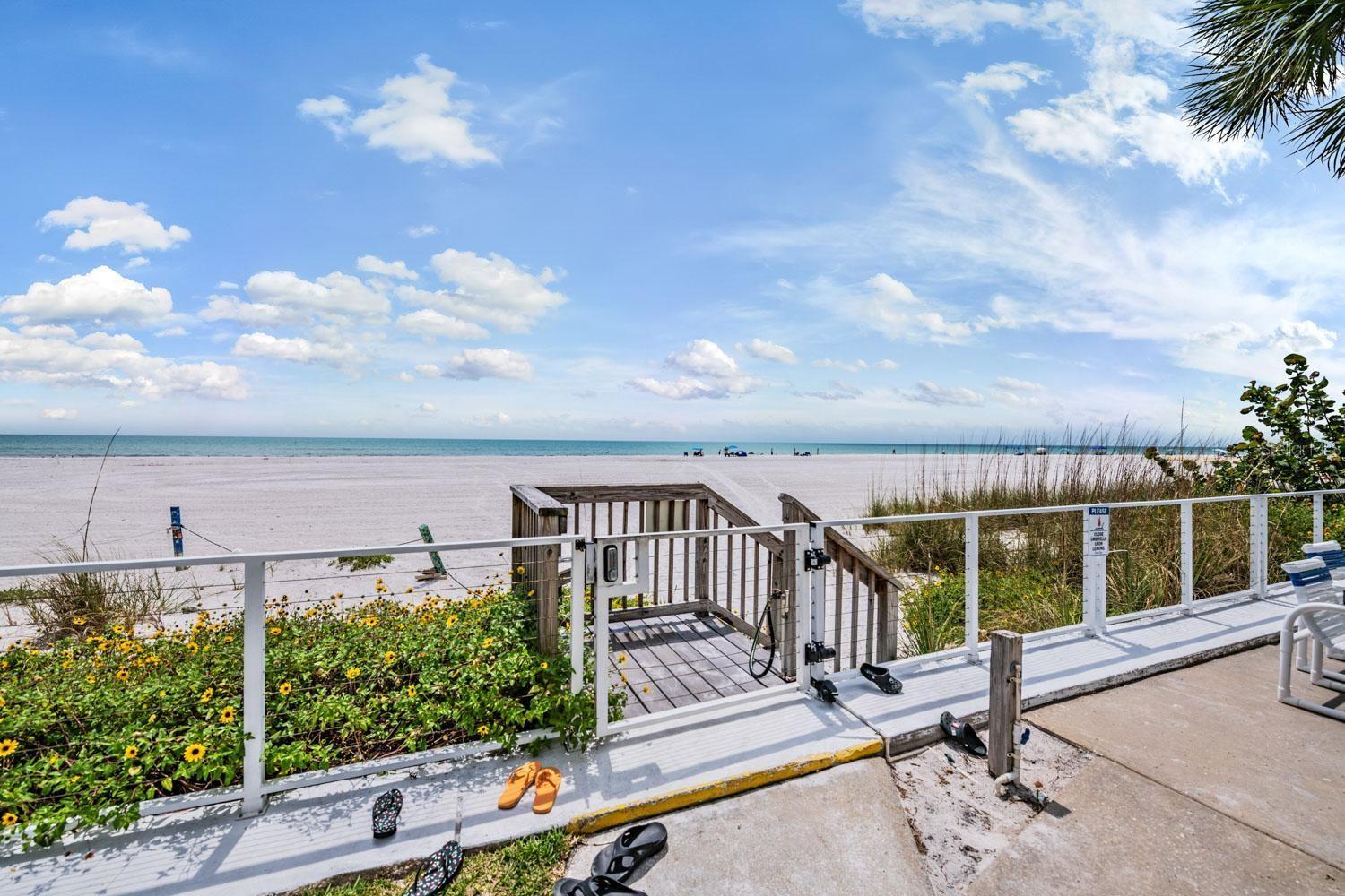 SUNSET REEF - Residential