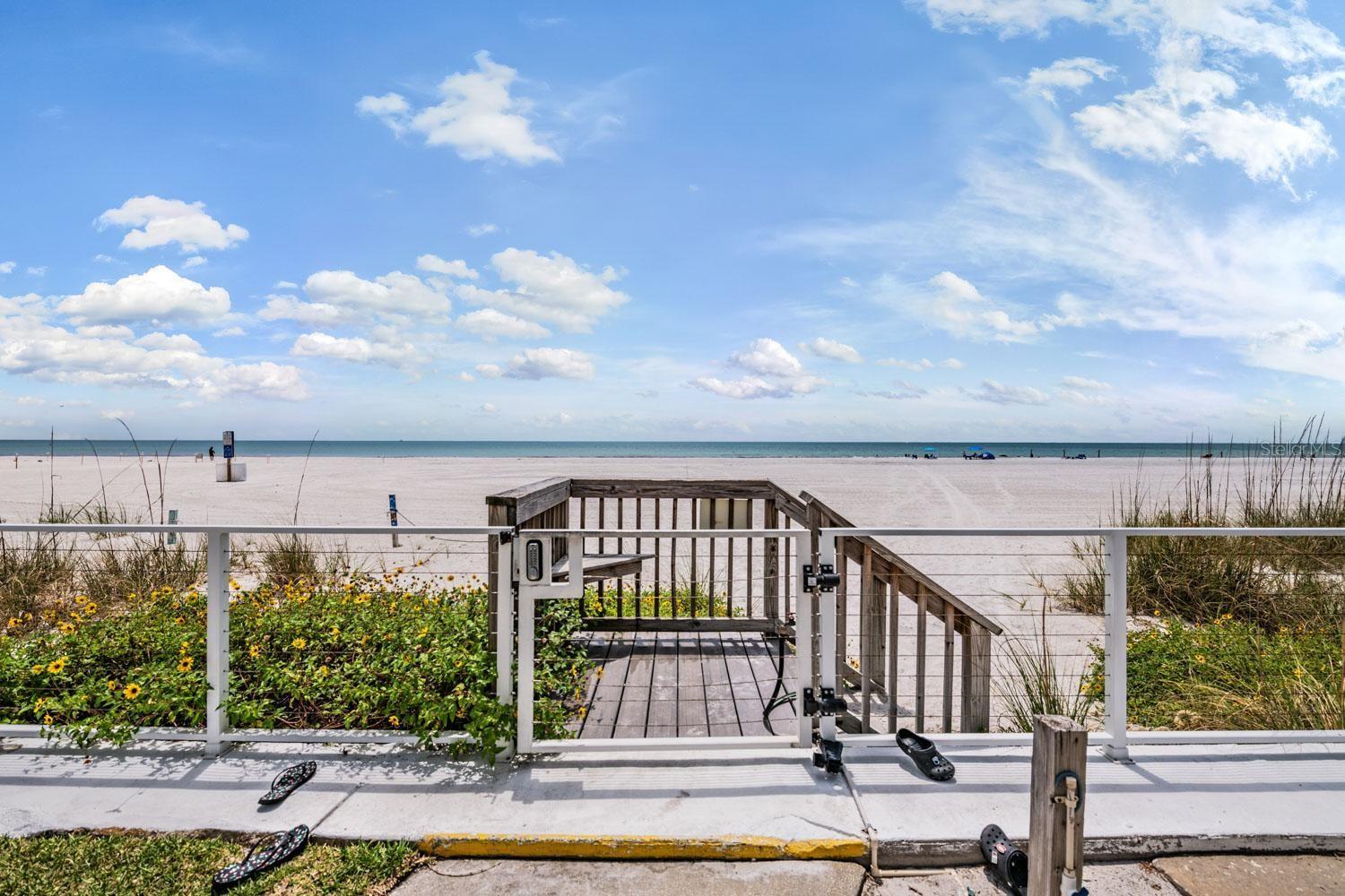 SUNSET REEF - Residential