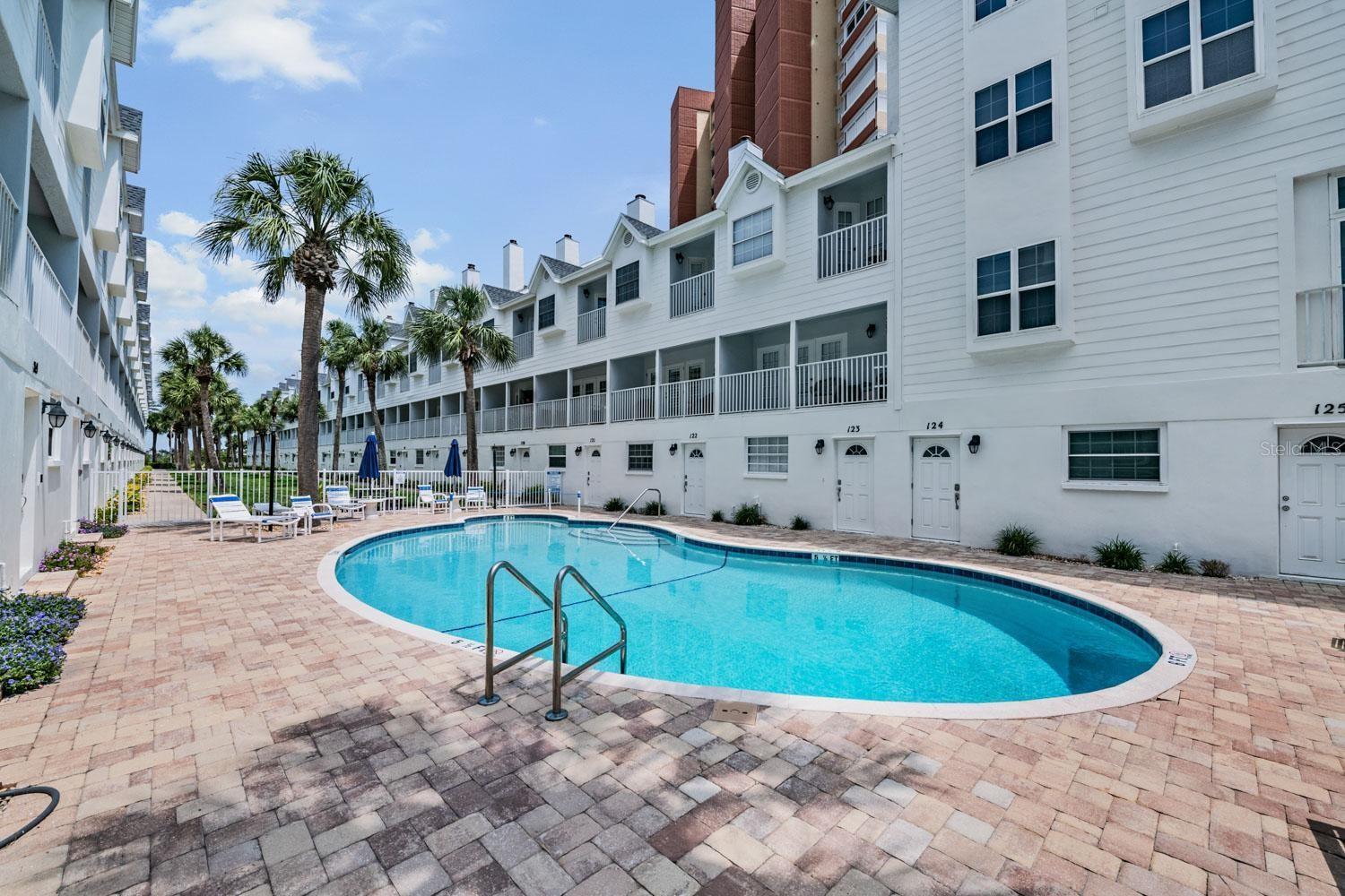 SUNSET REEF - Residential