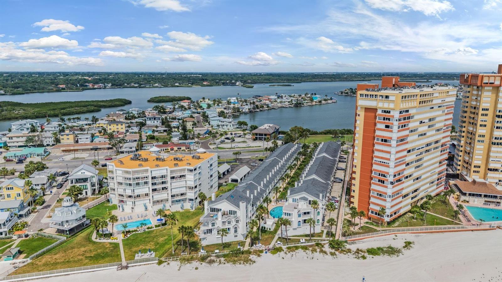 SUNSET REEF - Residential