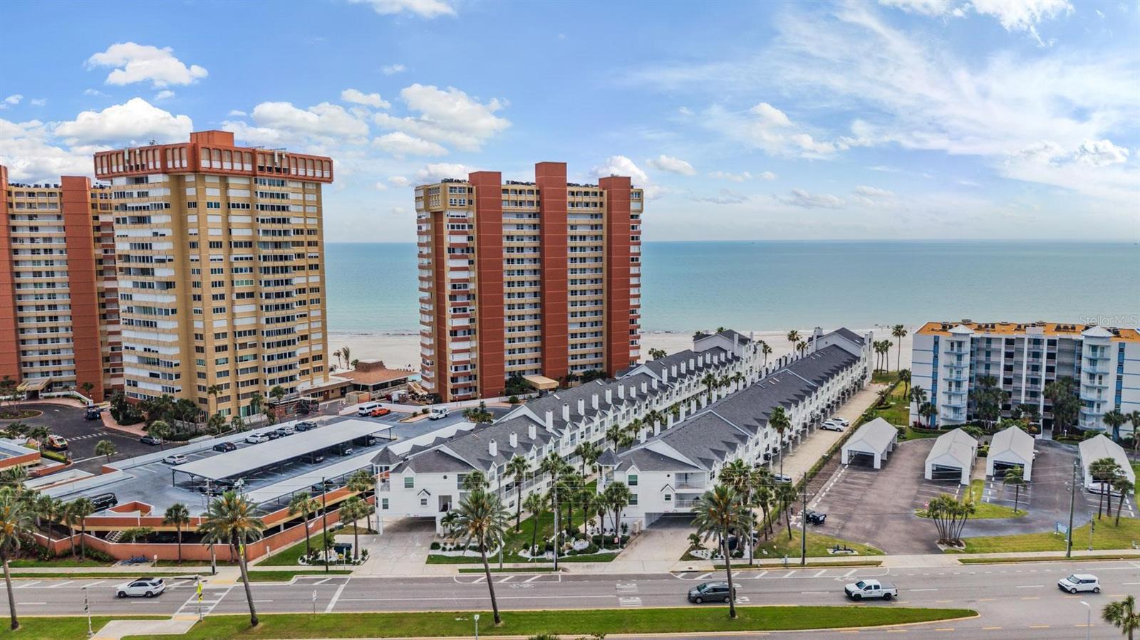 SUNSET REEF - Residential