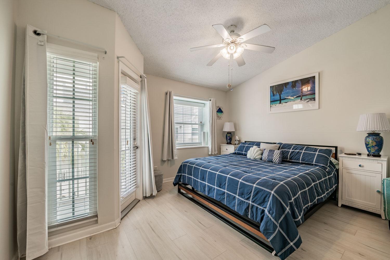 SUNSET REEF - Residential