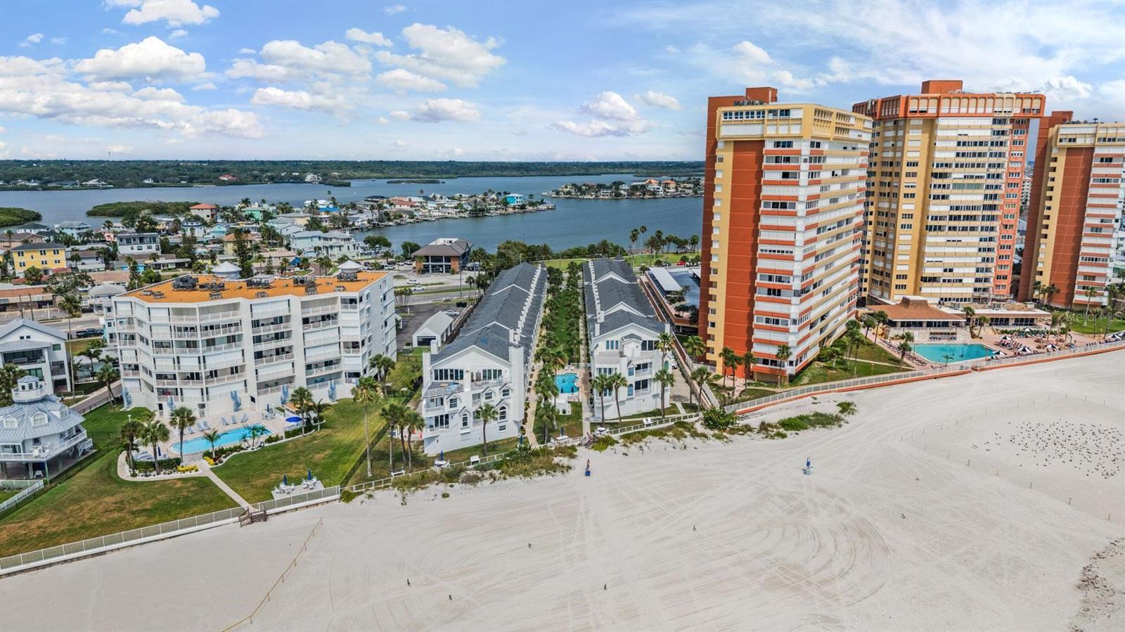 SUNSET REEF - Residential