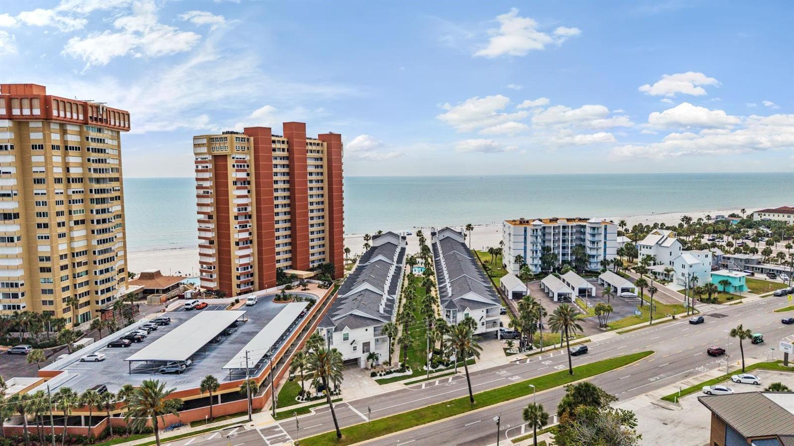 SUNSET REEF - Residential