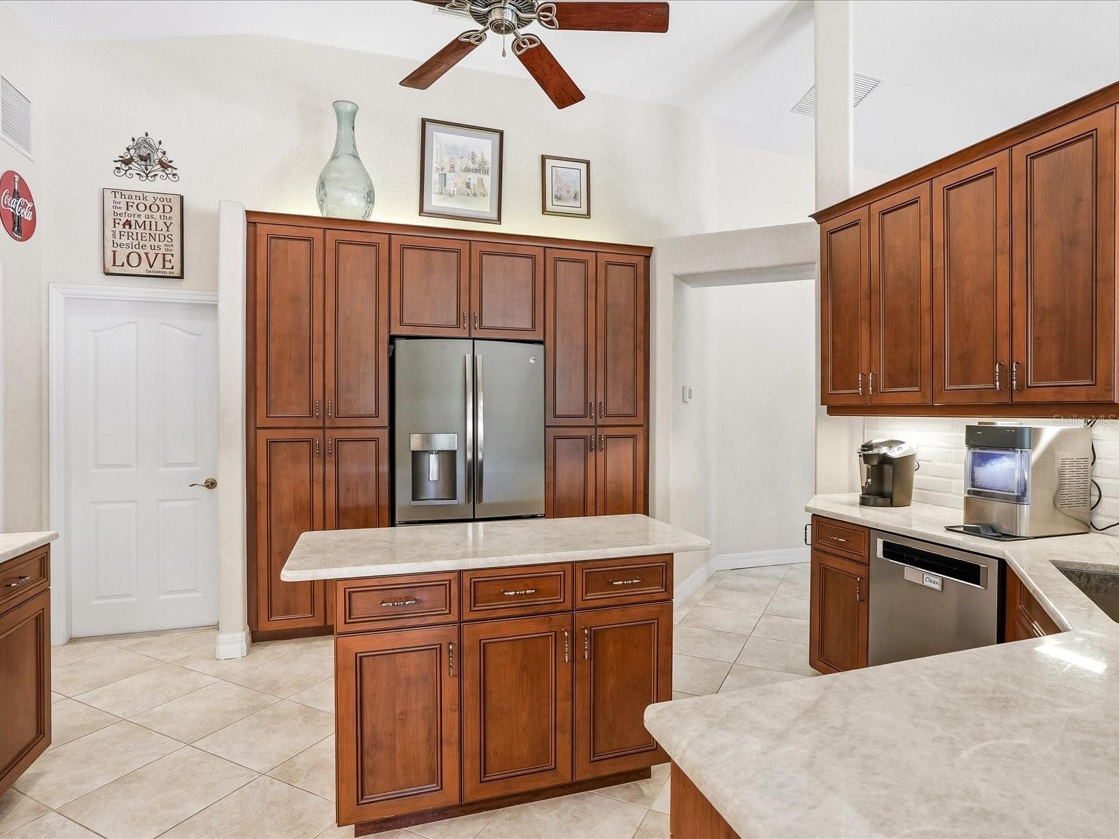 ROTONDA WEST-PINE VALLEY - Residential