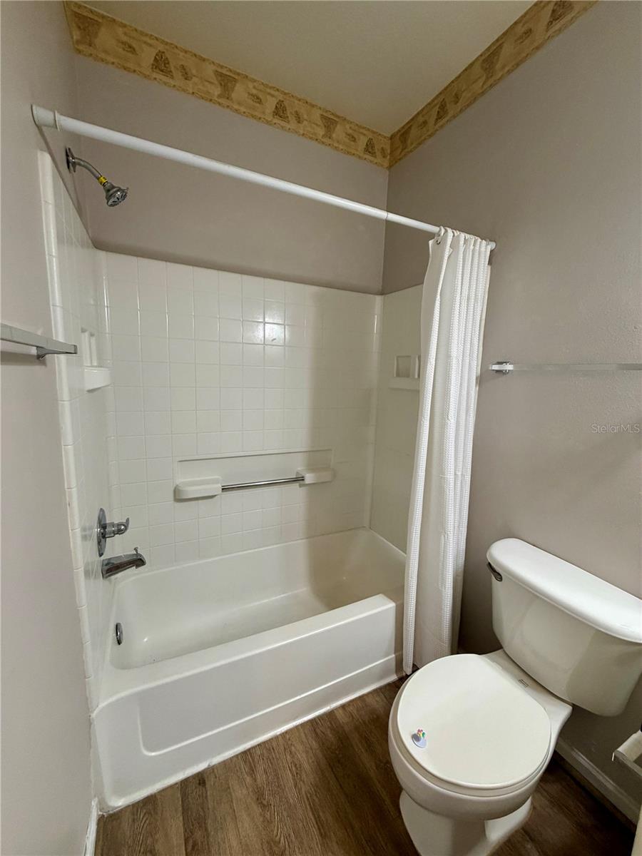 THE PALMS OF CORTEZ OR 2038 PG 5178 - Residential Lease