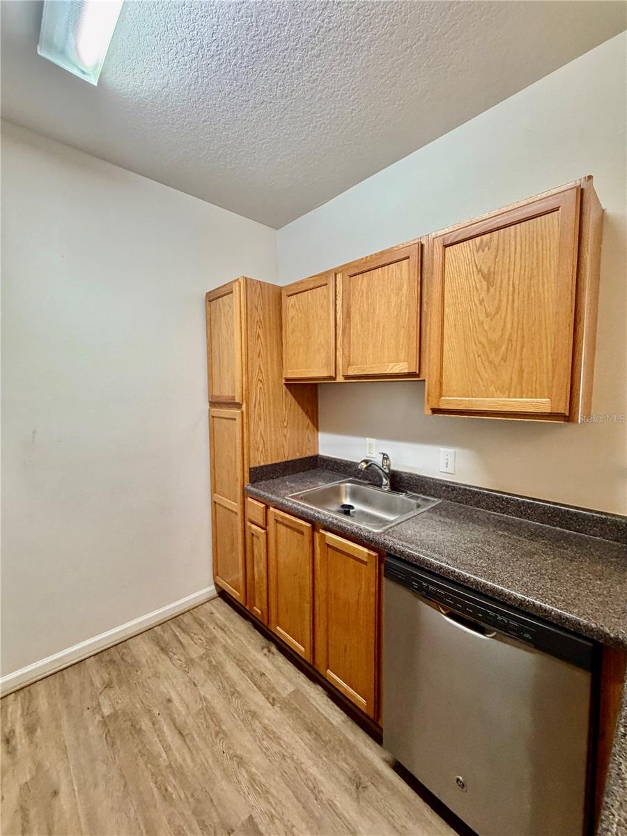 THE PALMS OF CORTEZ OR 2038 PG 5178 - Residential Lease