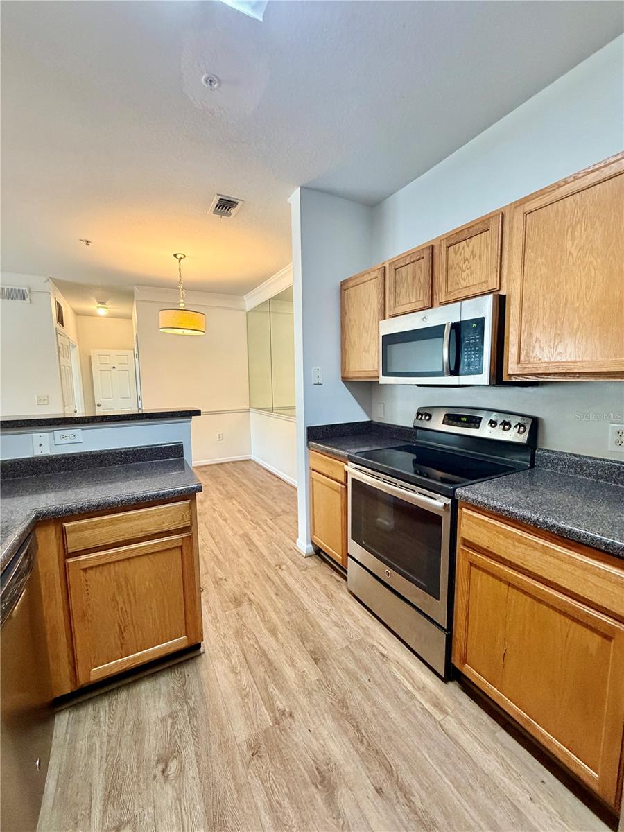 THE PALMS OF CORTEZ OR 2038 PG 5178 - Residential Lease