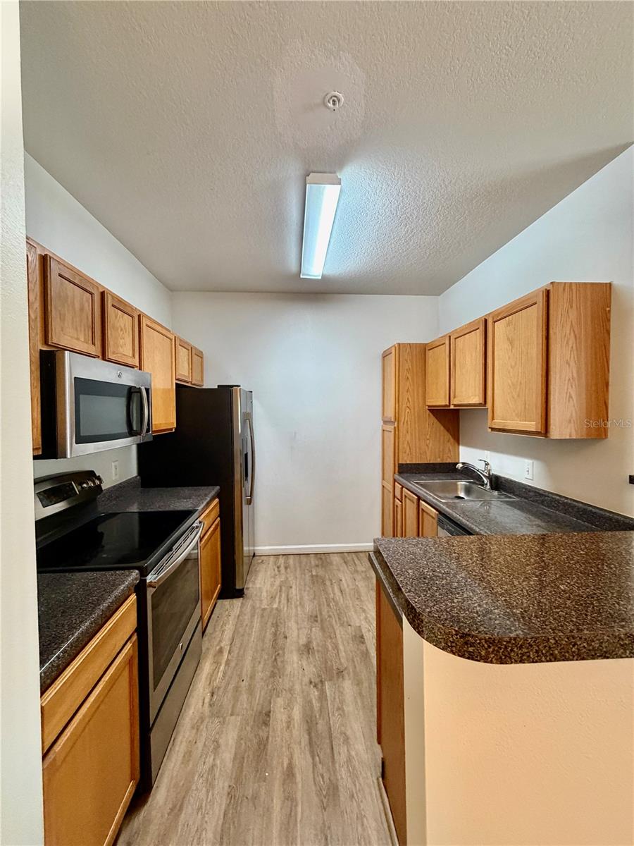 THE PALMS OF CORTEZ OR 2038 PG 5178 - Residential Lease