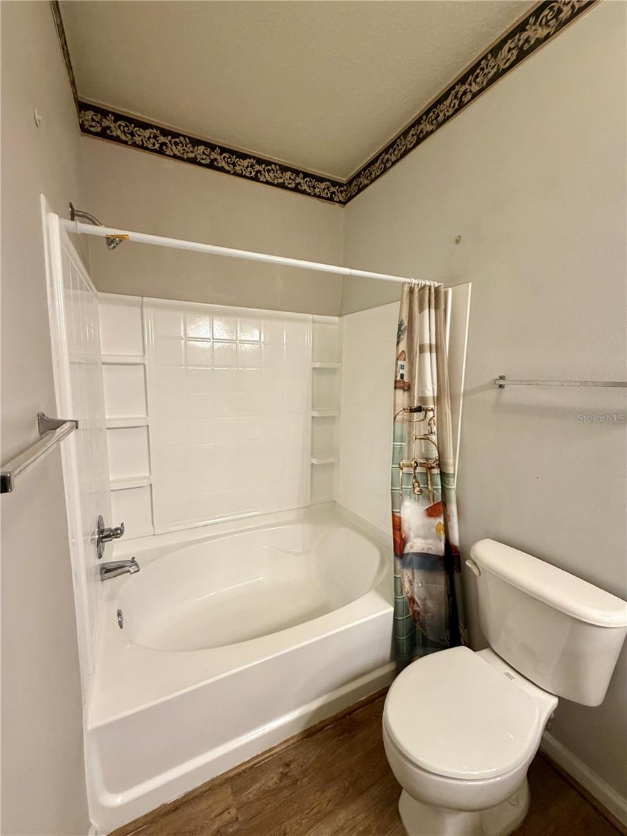 THE PALMS OF CORTEZ OR 2038 PG 5178 - Residential Lease