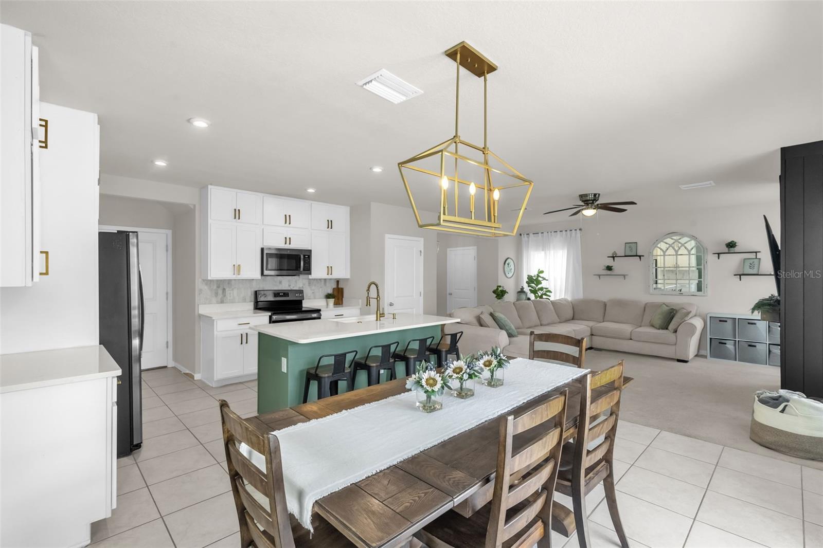 ZEPHYR PLACE - Residential