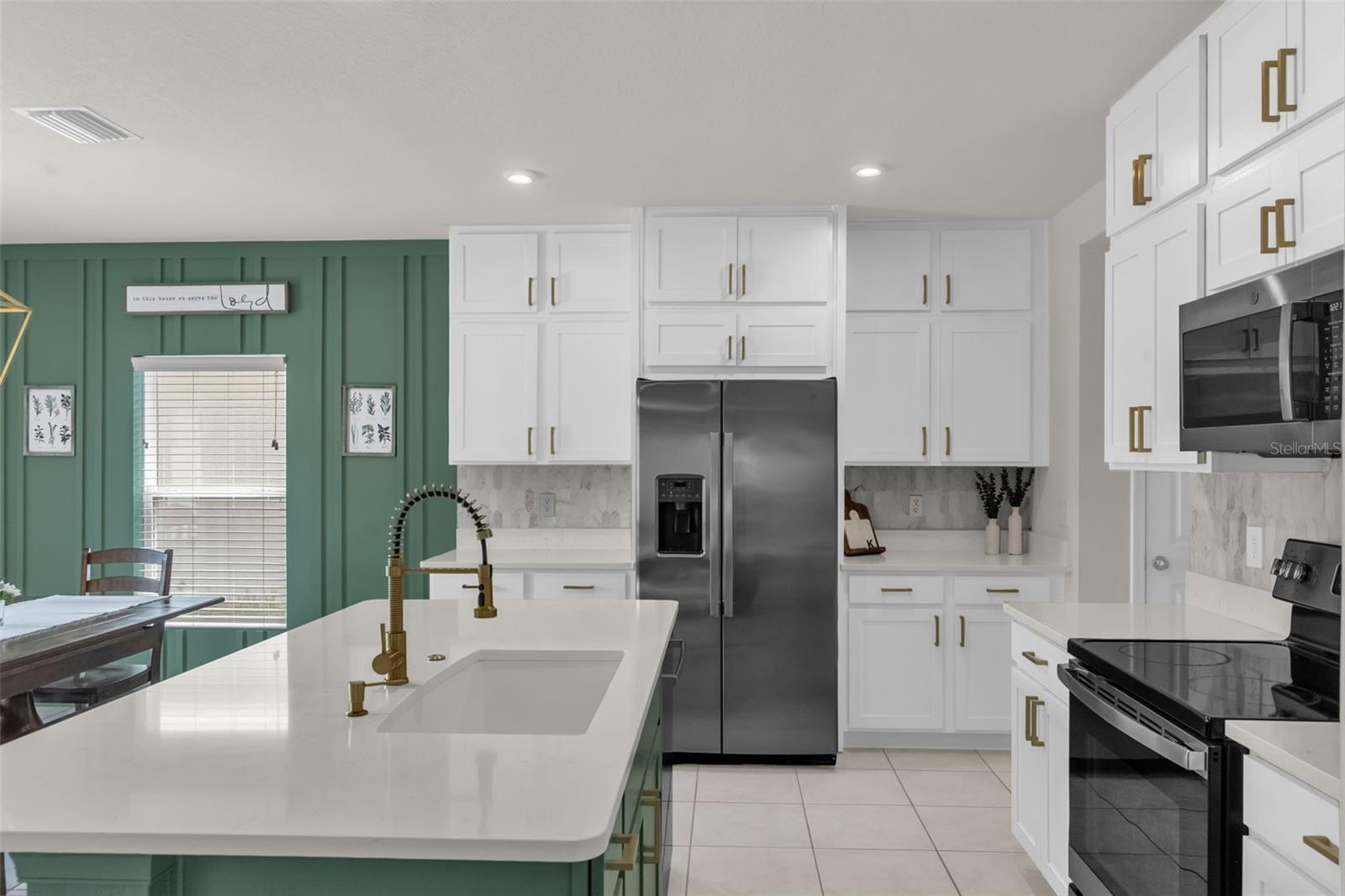 ZEPHYR PLACE - Residential