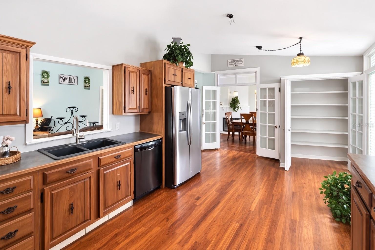 CRESCENT HILL - Residential