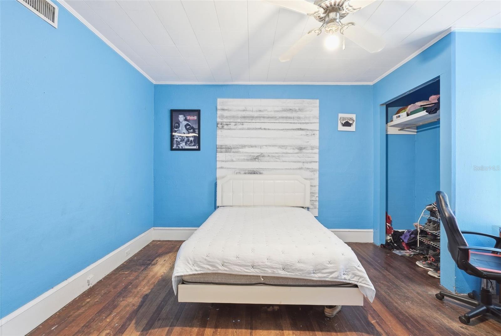 CRESCENT HILL - Residential