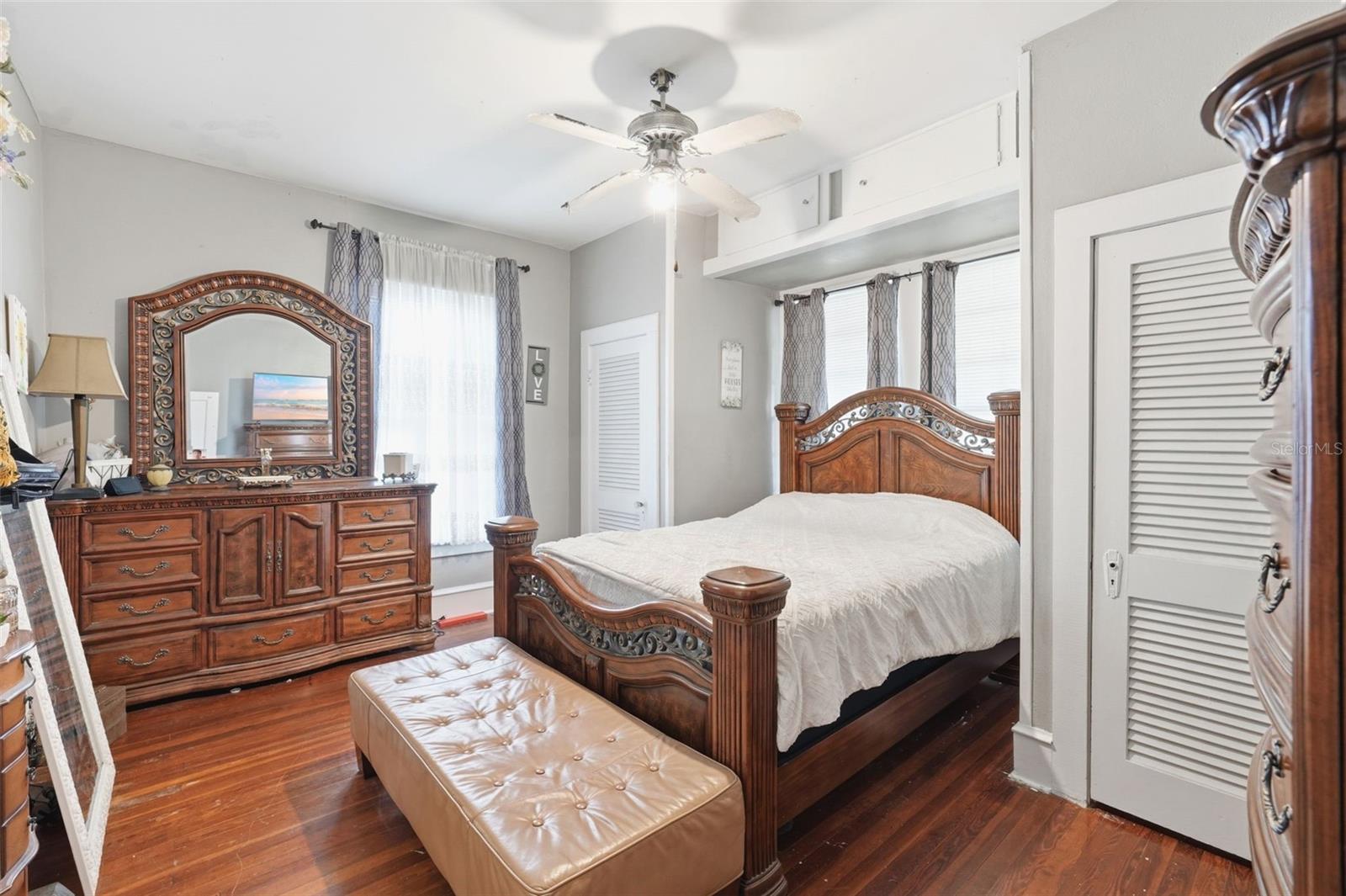 CRESCENT HILL - Residential