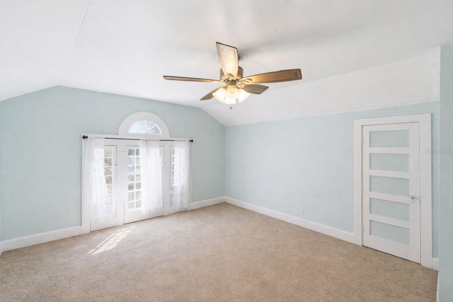 CRESCENT HILL - Residential