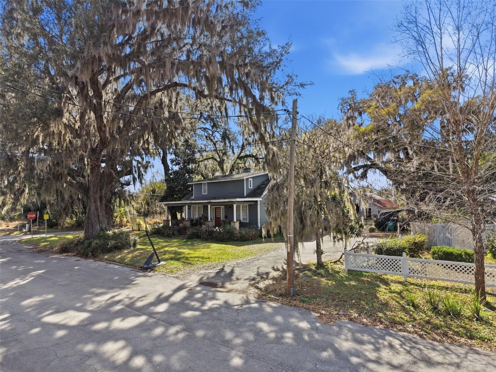 CRESCENT HILL - Residential