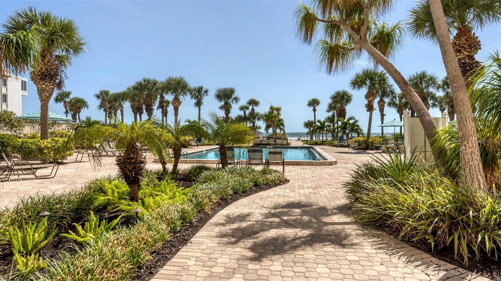 HORIZONS WEST - Residential