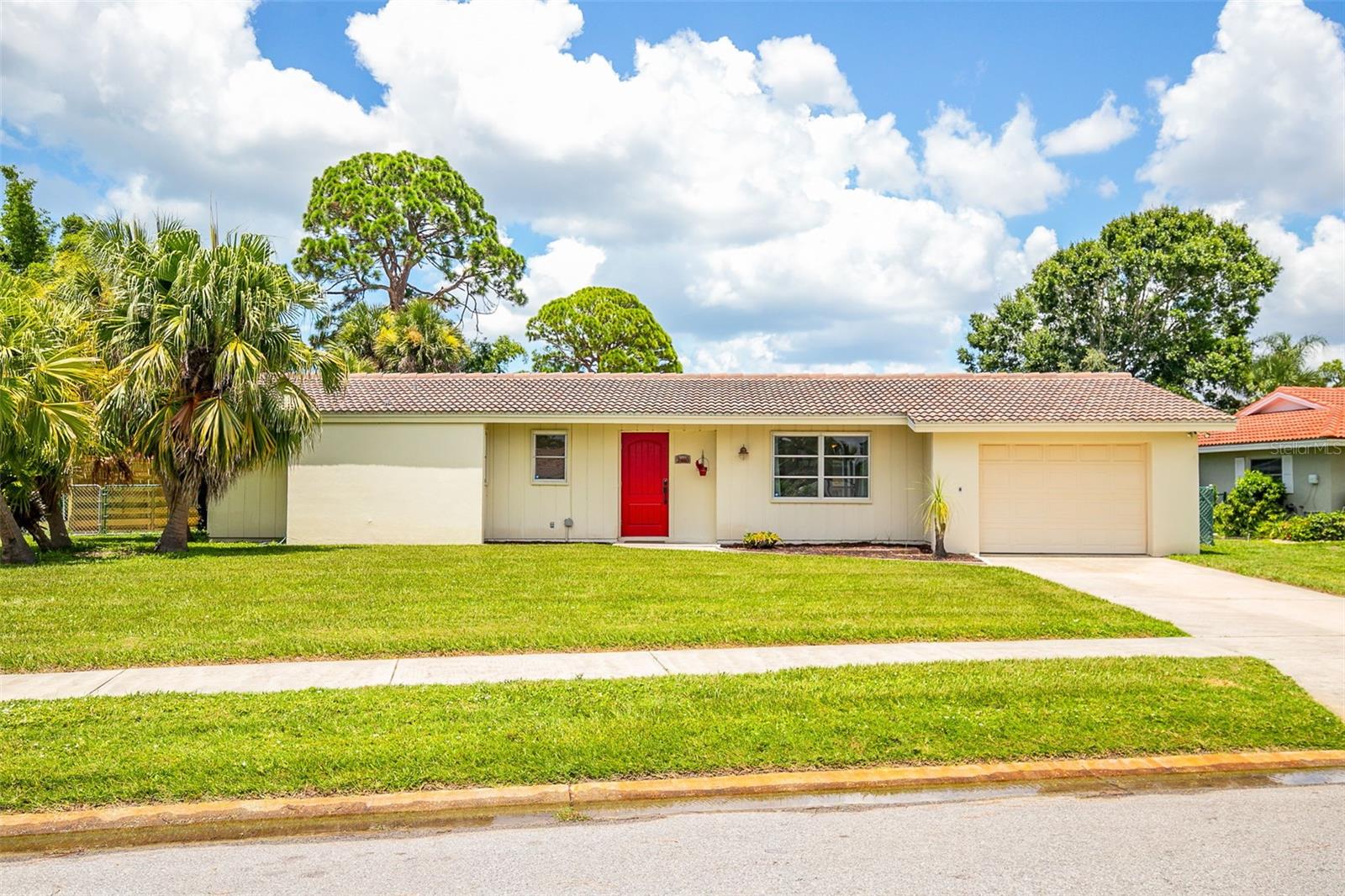GULF GATE WOODS - Residential