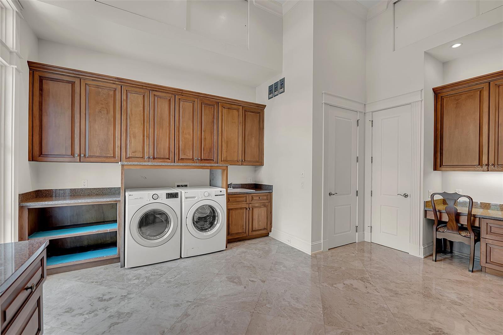 SANDERLING CLUB / SIESTA KEY - Residential