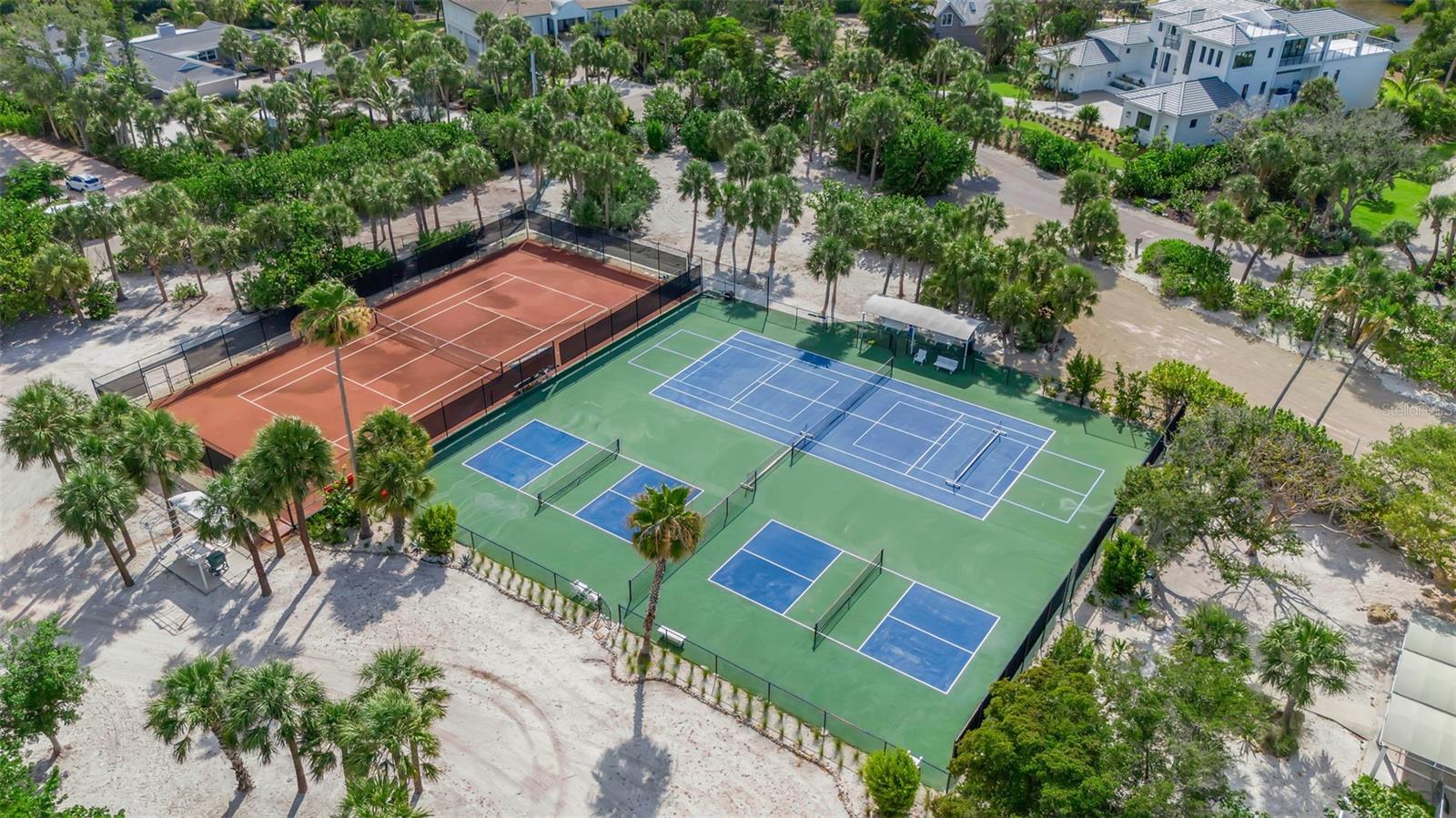 SANDERLING CLUB / SIESTA KEY - Residential