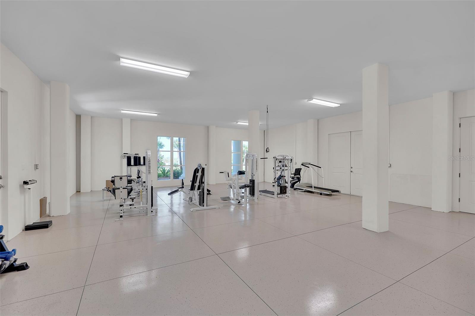 SANDERLING CLUB / SIESTA KEY - Residential