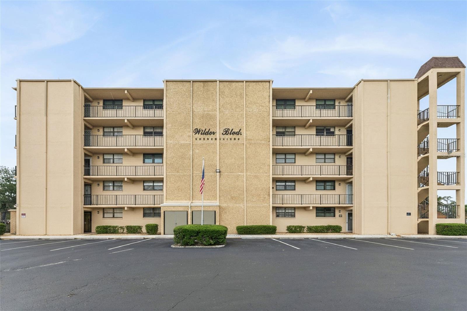 GOLFS EDGE CONDO - Residential