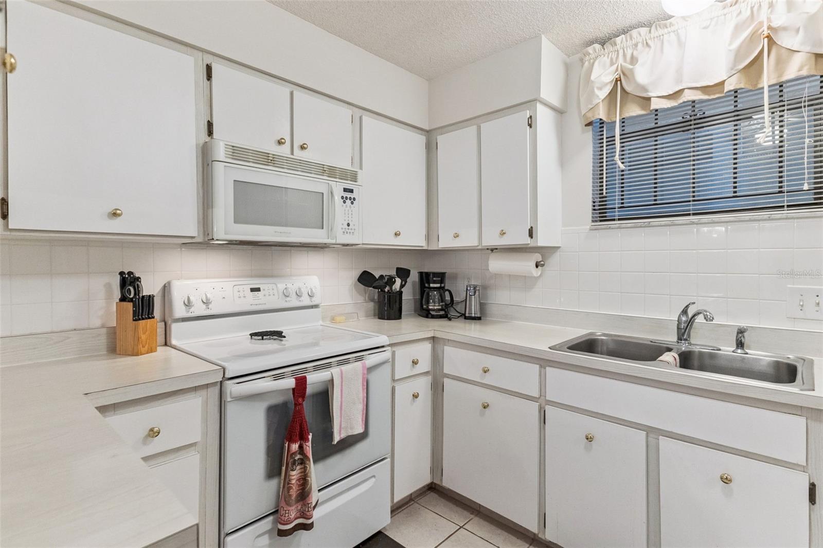 GOLFS EDGE CONDO - Residential