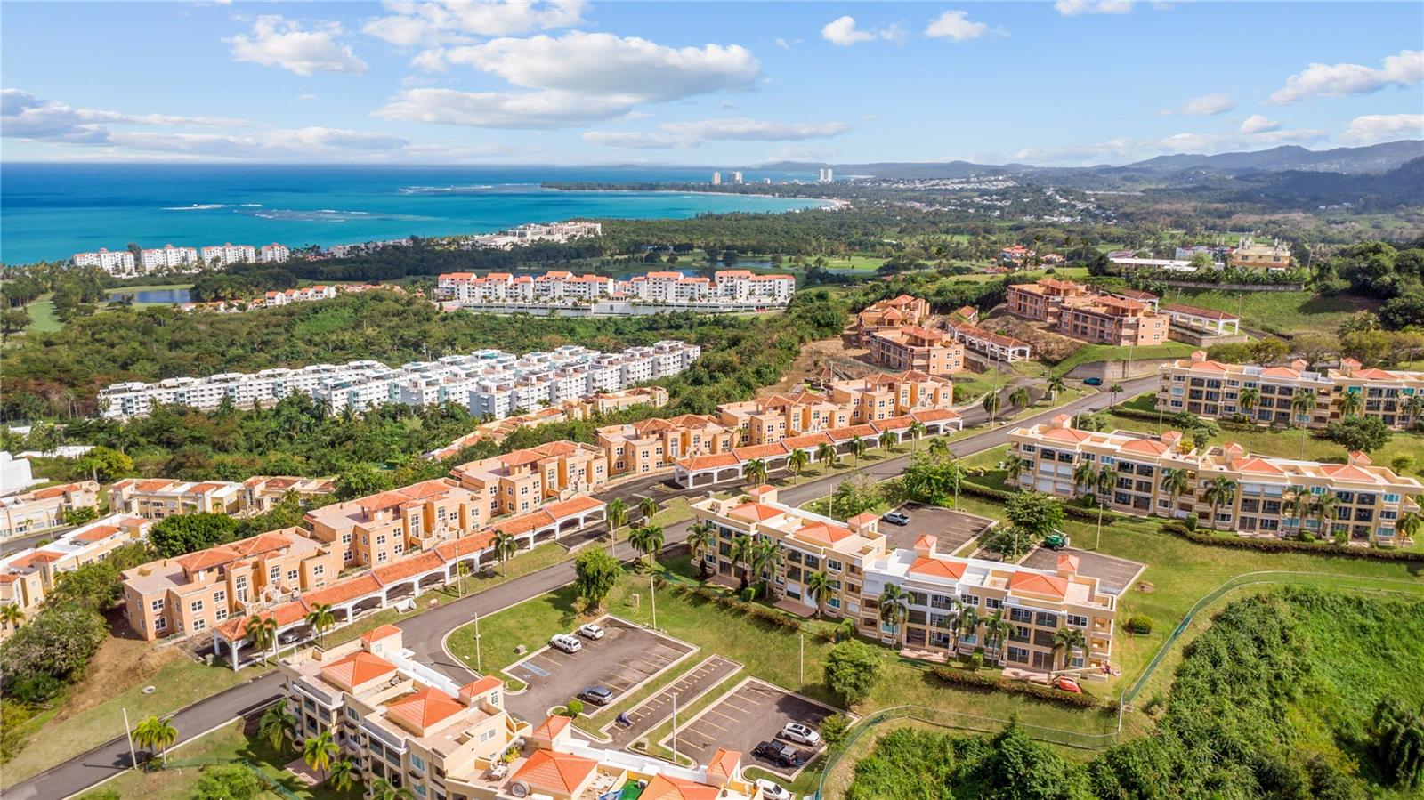 COSTA DORADA - Residential