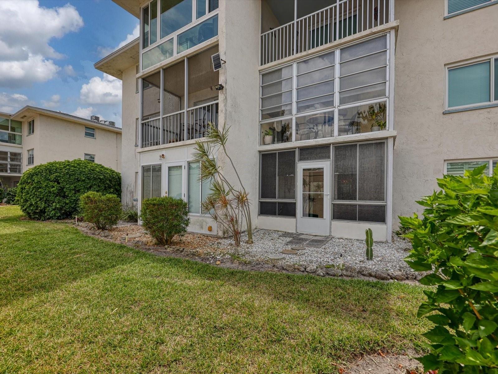 HOLIDAY APTS - Residential