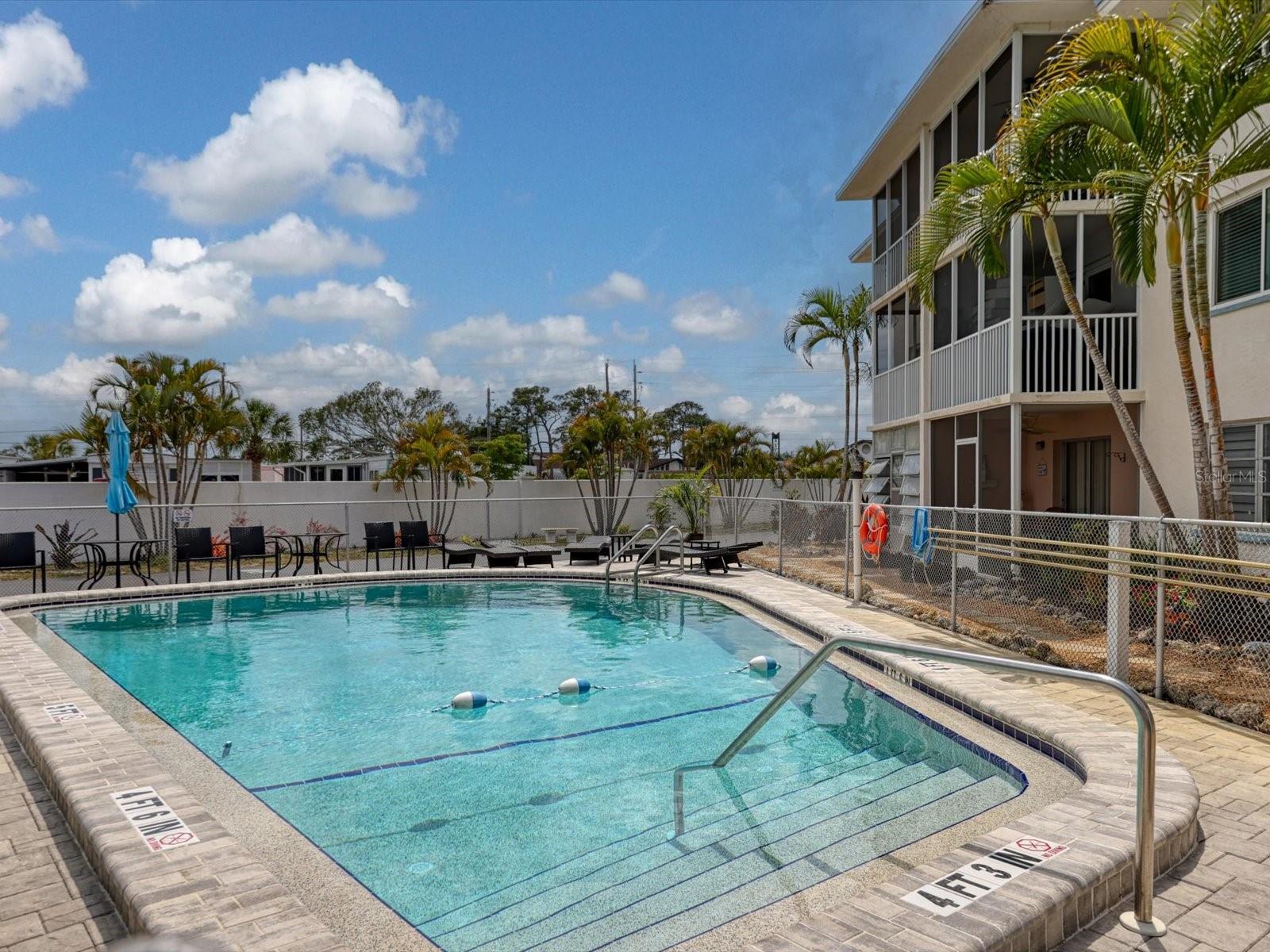 HOLIDAY APTS - Residential